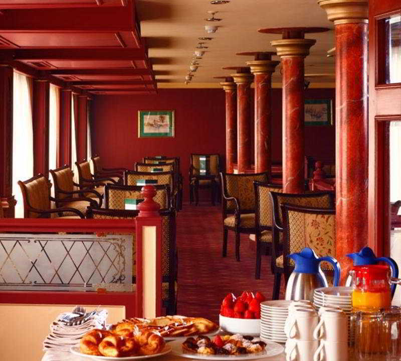 Lady Carol Nile Cruise Hotel Асуан Екстериор снимка