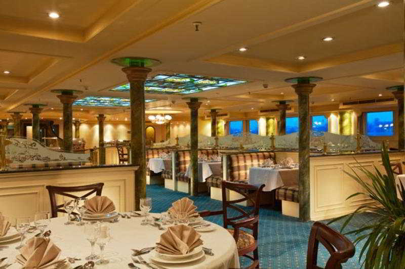 Lady Carol Nile Cruise Hotel Асуан Екстериор снимка