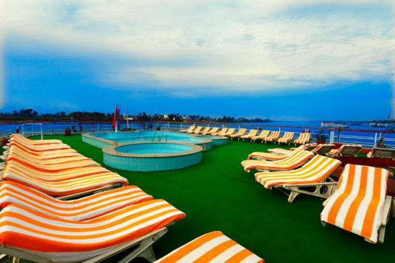 Lady Carol Nile Cruise Hotel Асуан Екстериор снимка